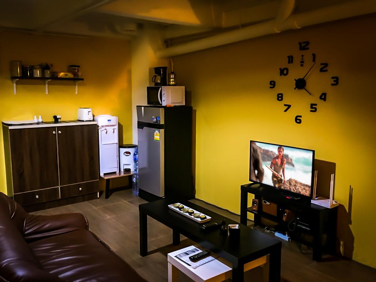 Albergue Artistel (Adults Only) Chiang Mai Exterior foto